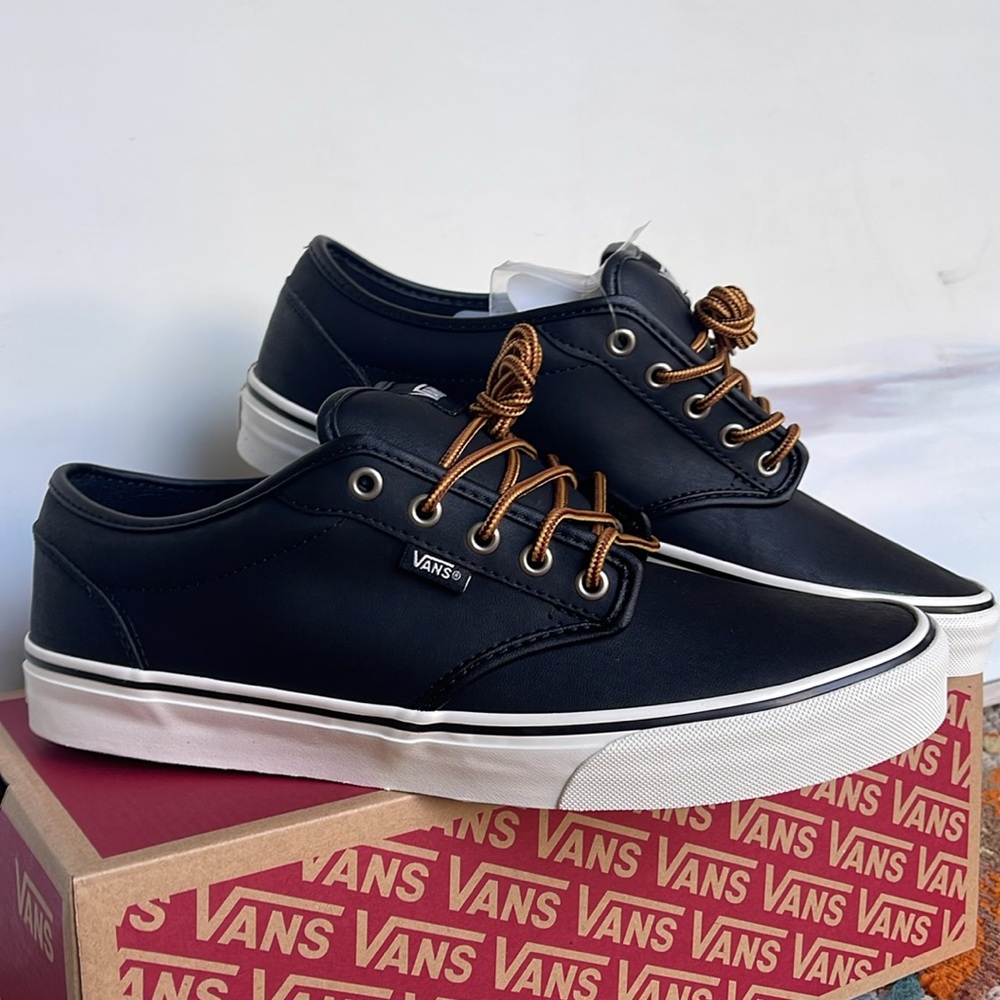 Vans Men’s Atwood (Leather)BIck/Mrshmllow
VN0A327L68X
Sneakers - Picture 11 of 16